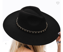 Vada Vegan Leather Hat-Black